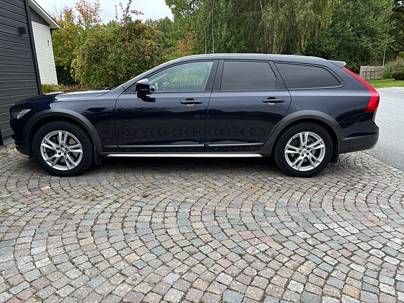 Volvo V90 Cross Country 3 of 7