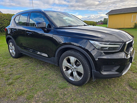 Volvo XC40 5 of 19