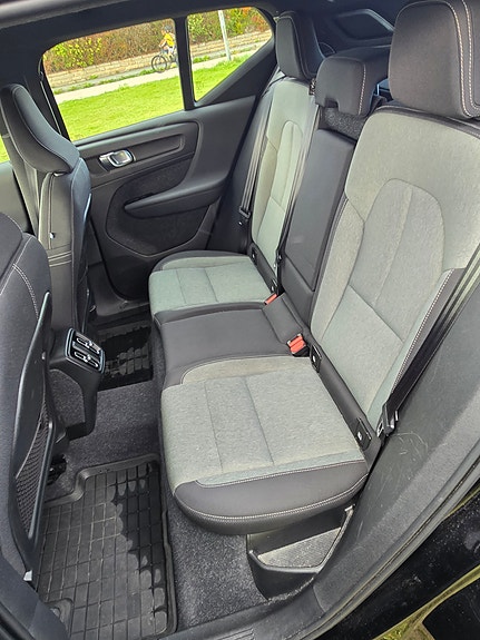 Volvo XC40 16 of 19