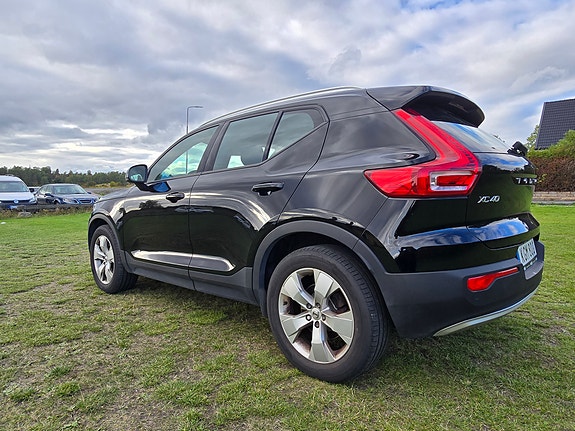 Volvo XC40 8 of 19
