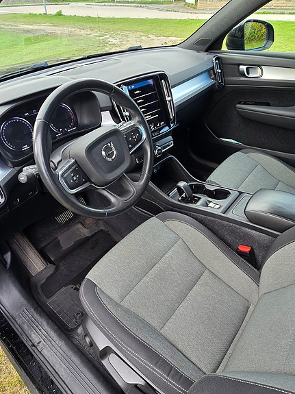 Volvo XC40 18 of 19