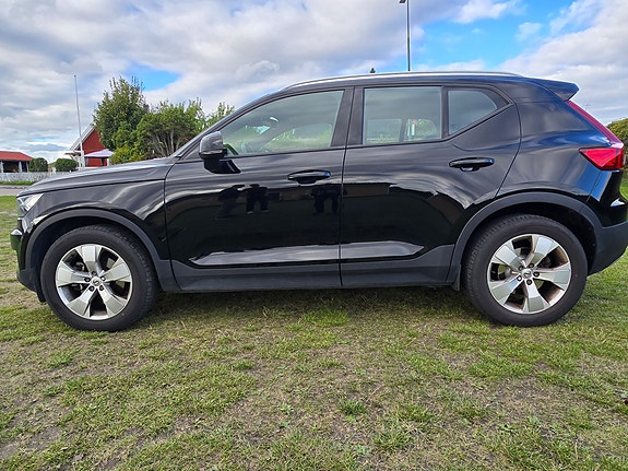 Volvo XC40 7 of 19