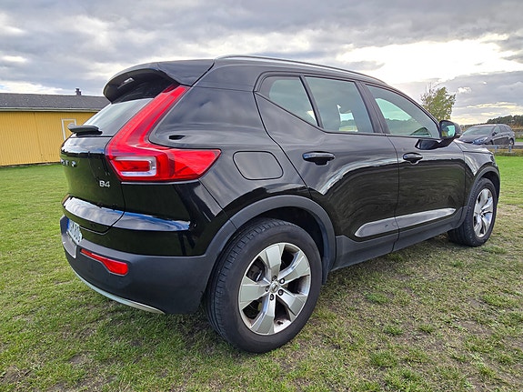 Volvo XC40 13 of 19