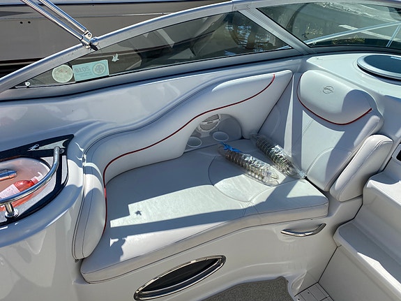 CROWLINE 250 CR   Daycruiser 11 of 19