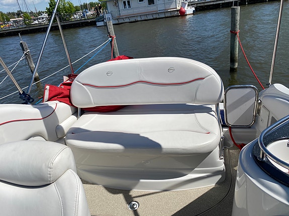 CROWLINE 250 CR   Daycruiser 9 of 19