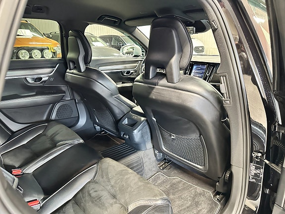 Volvo V90 26 of 30