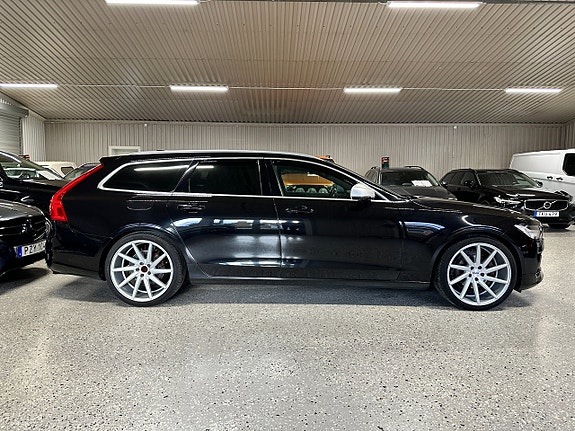 Volvo V90 15 of 30