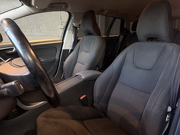 Volvo V60 11 of 13