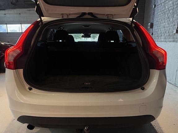 Volvo V60 12 of 13