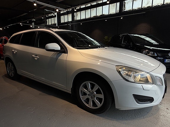 Volvo V60 4 of 13