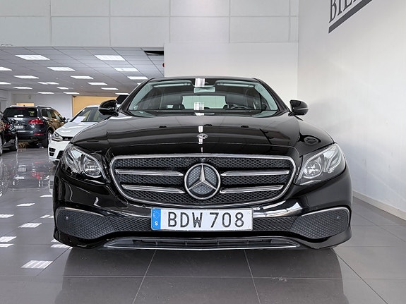 Mercedes-Benz E200 d 2 of 17