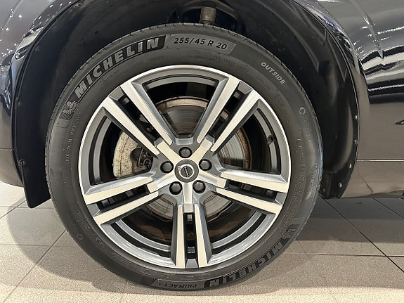 Volvo XC60 3 of 20