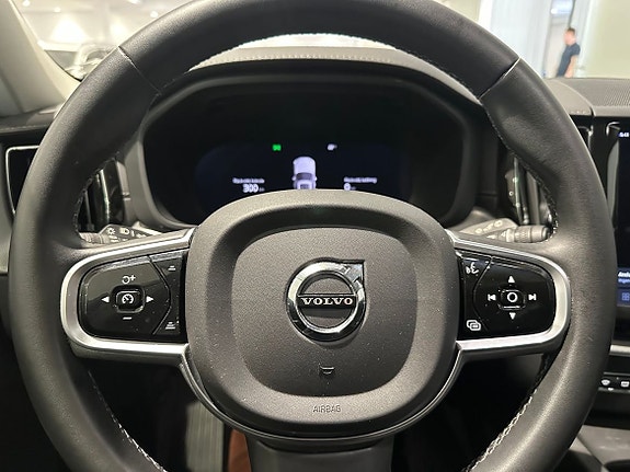 Volvo XC60 16 of 20