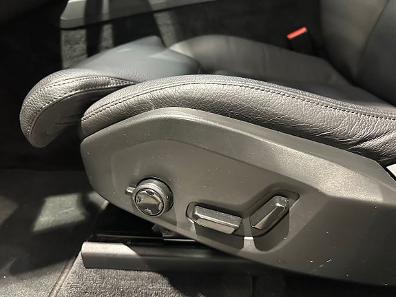 Volvo XC60 13 of 20