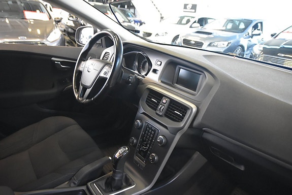 Volvo V40 9 of 12