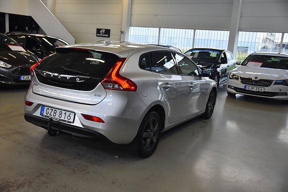 Volvo V40 3 of 12