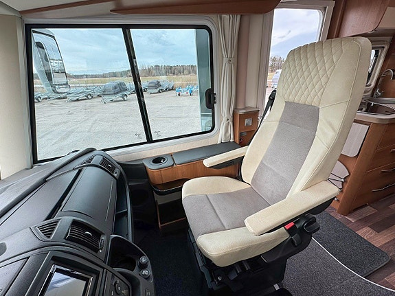 Knaus VAN I 600 ME, Enkelsängar, 2,20m. bred, Väldigt fin ! 18 of 24