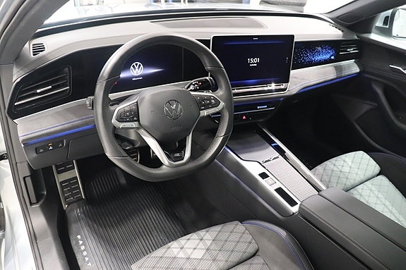 Volkswagen Passat 9 of 13