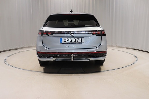 Volkswagen Passat 5 of 13