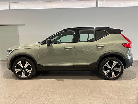 Volvo XC40 6 of 19