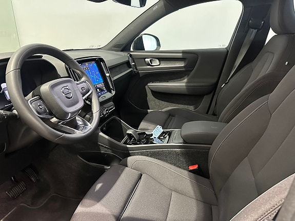 Volvo XC40 14 of 19