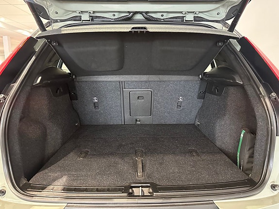 Volvo XC40 9 of 19