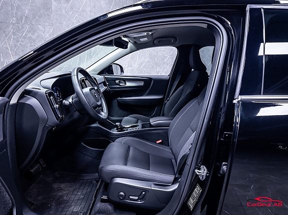 Volvo XC40 10 of 30