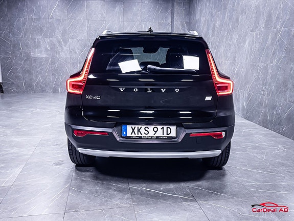 Volvo XC40 6 of 30