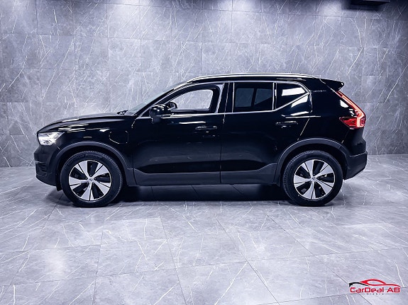 Volvo XC40 4 of 30