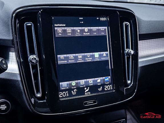 Volvo XC40 27 of 30