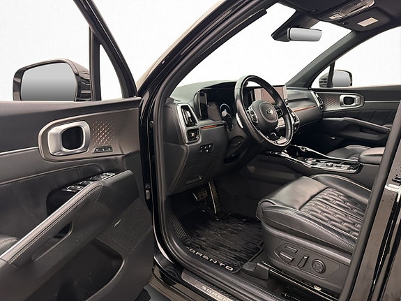 Kia Sorento 12 of 30