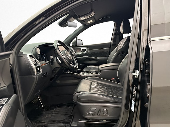 Kia Sorento 13 of 30