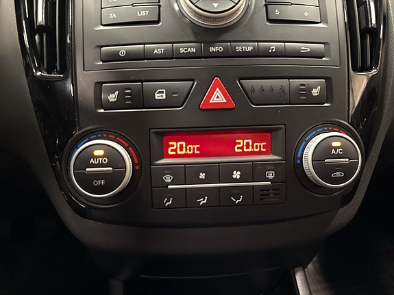 Kia Ceed 18 of 23