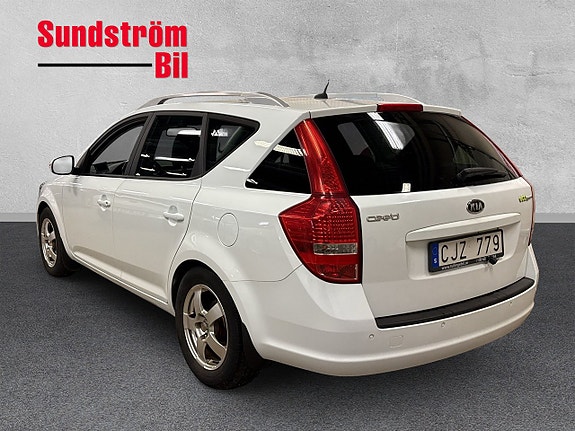 Kia Ceed 4 of 23