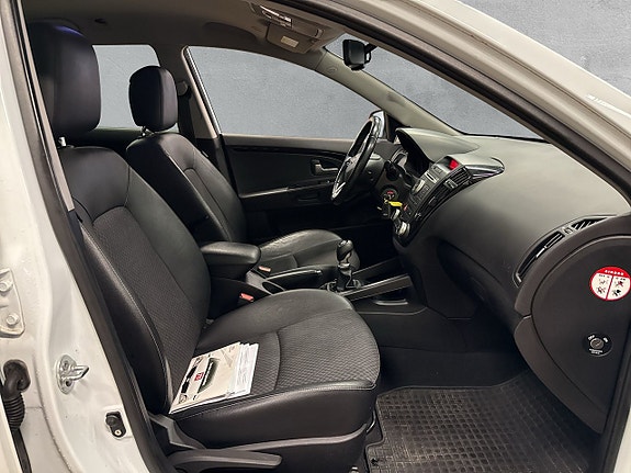 Kia Ceed 11 of 23