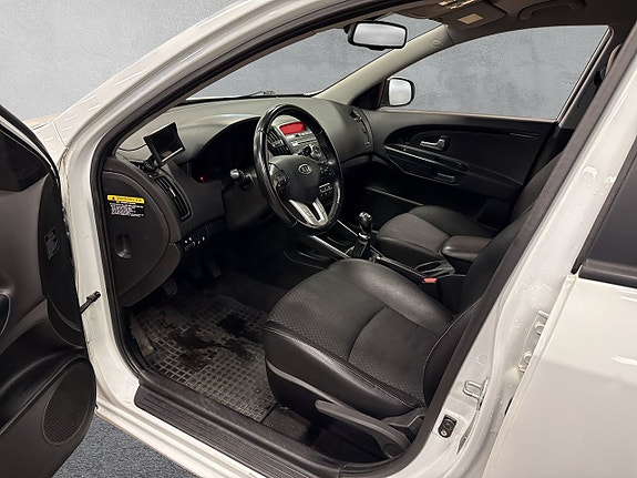 Kia Ceed 10 of 23