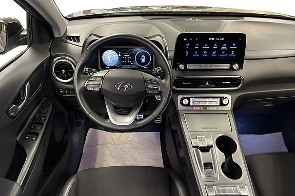 Hyundai Kona 11 of 15