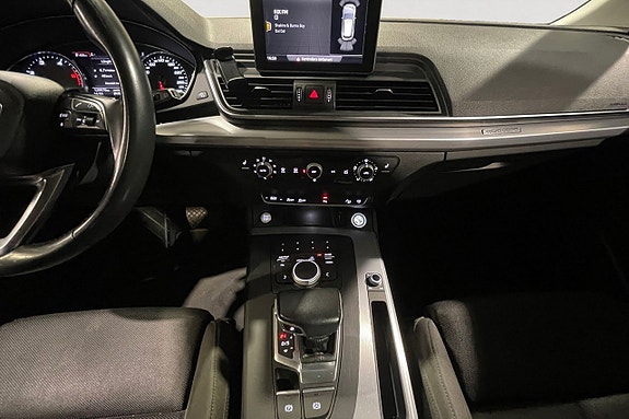 Audi Q5 12 of 17