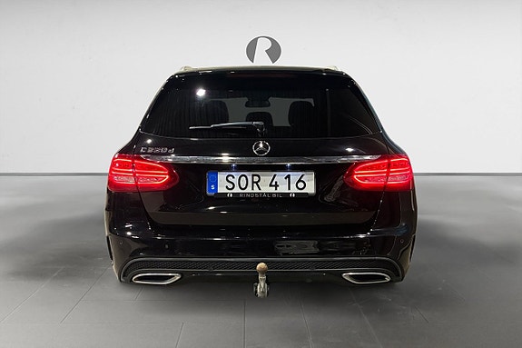 Mercedes-Benz C220 6 of 17