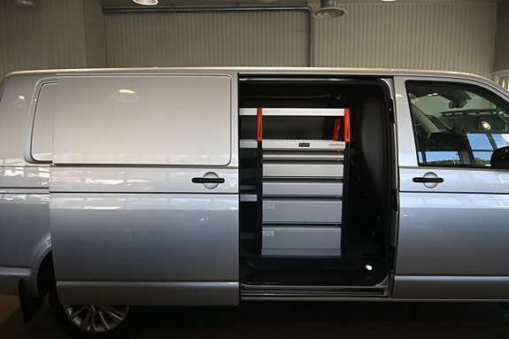 Volkswagen Transporter 11 of 28
