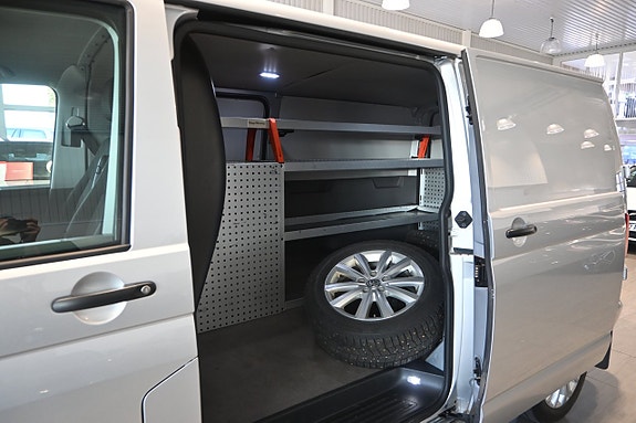 Volkswagen Transporter 17 of 28