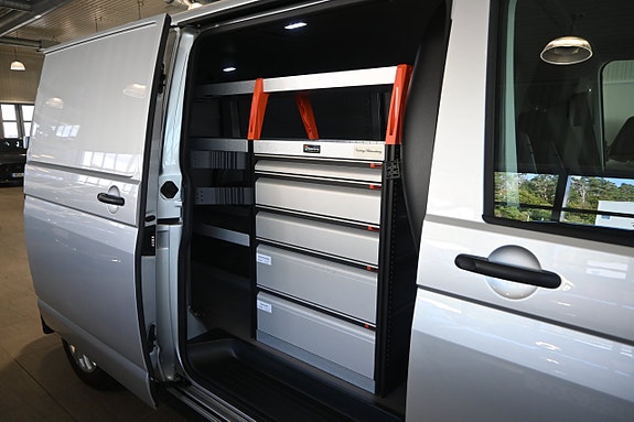 Volkswagen Transporter 12 of 28