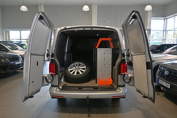 Volkswagen Transporter 13 of 28