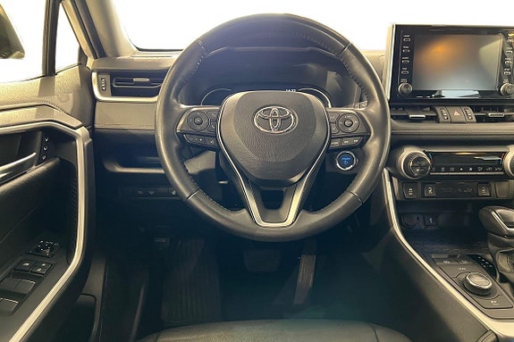Toyota RAV4 11 of 21
