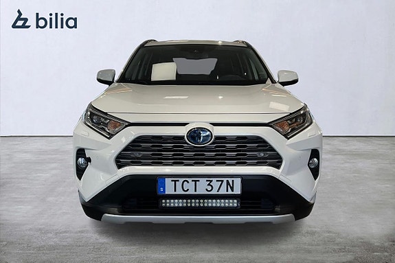 Toyota RAV4 6 of 21