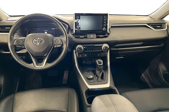 Toyota RAV4 10 of 21
