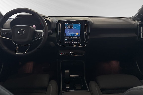 Volvo XC40 9 of 19