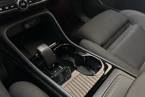 Volvo XC40 14 of 19