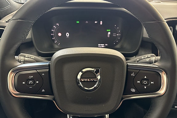 Volvo XC40 18 of 19