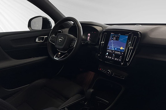 Volvo XC40 10 of 19
